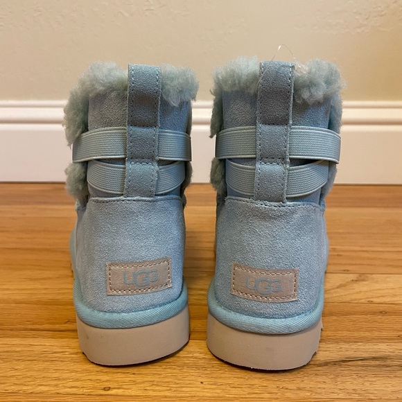 UGG Boots NWOT - Picture 3 of 10